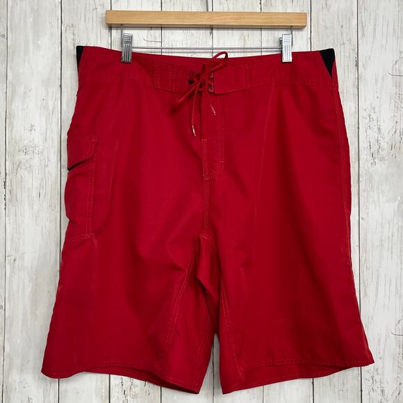 Reef Mens 36 Red Swim Board Surf Trunks Shorts Cargo Pocket Lightweight Beach - Picture 1 of 9